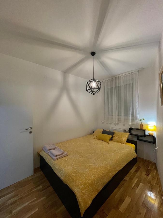 Yellow Ns Apartment Novi Sad Exterior photo